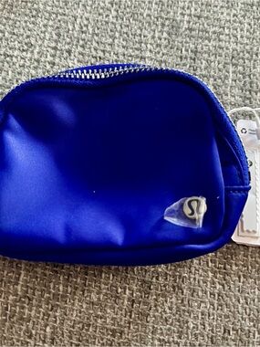 Lululemon Everywhere Belt Bag NAT